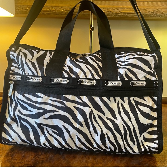LeSportSac Zebra Print Weekender Bag NWOT - Picture 2 of 9